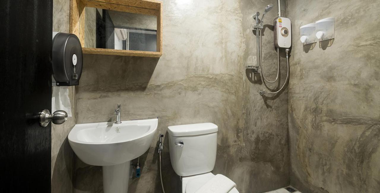 Bed Hostel Phuket Εξωτερικό φωτογραφία